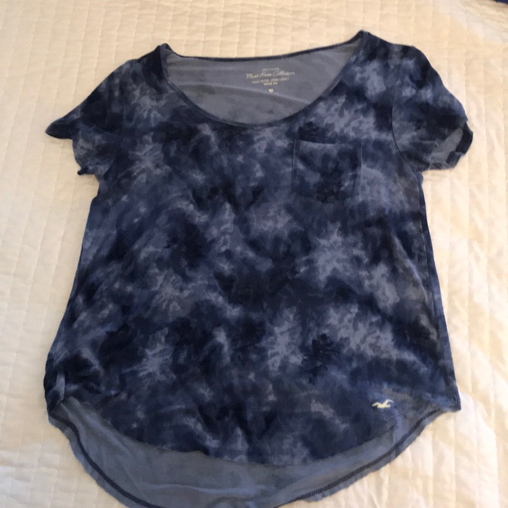Hollister must have collection tee